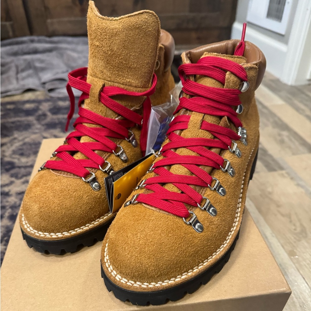J Crew Men’s trek boots size 9.5.